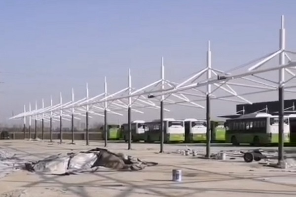 膜结构充电桩车棚施工过程图