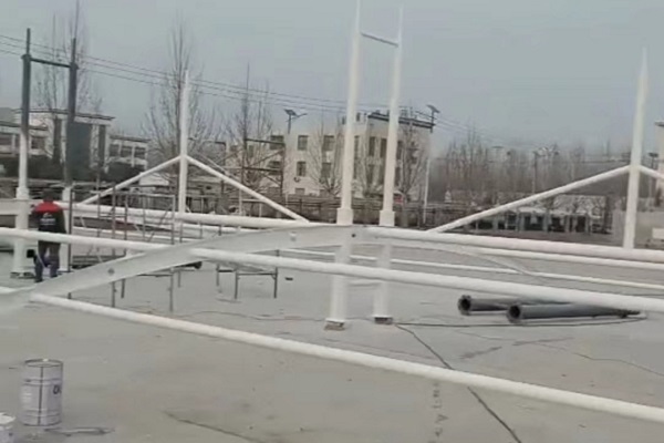   膜结构车棚现场施工安装