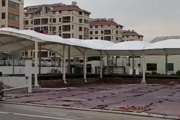威海荣成膜结构市场雨棚交付使用